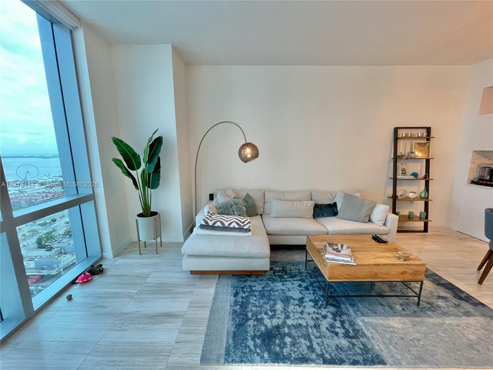 PARAMOUNT MIAMI WORLDCENT - Residential