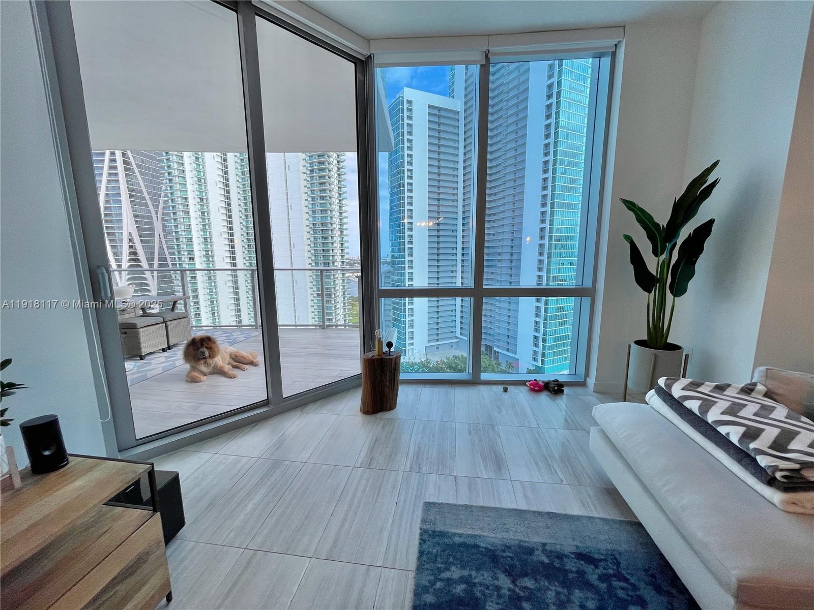 PARAMOUNT MIAMI WORLDCENT - Residential