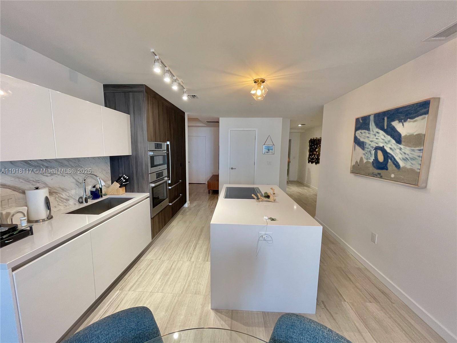 PARAMOUNT MIAMI WORLDCENT - Residential