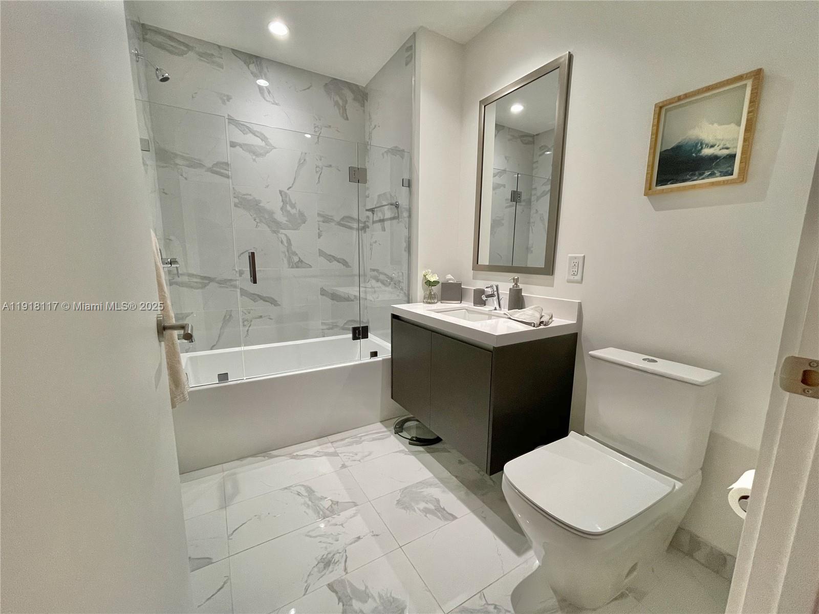 PARAMOUNT MIAMI WORLDCENT - Residential