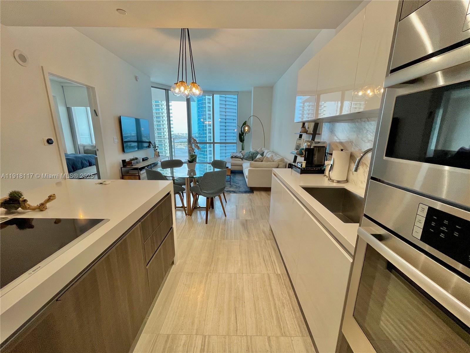 PARAMOUNT MIAMI WORLDCENT - Residential