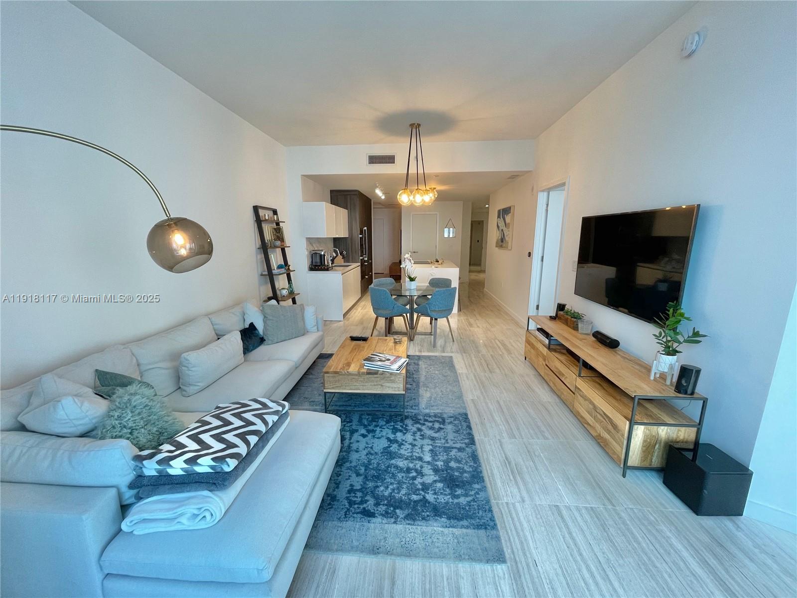 PARAMOUNT MIAMI WORLDCENT - Residential