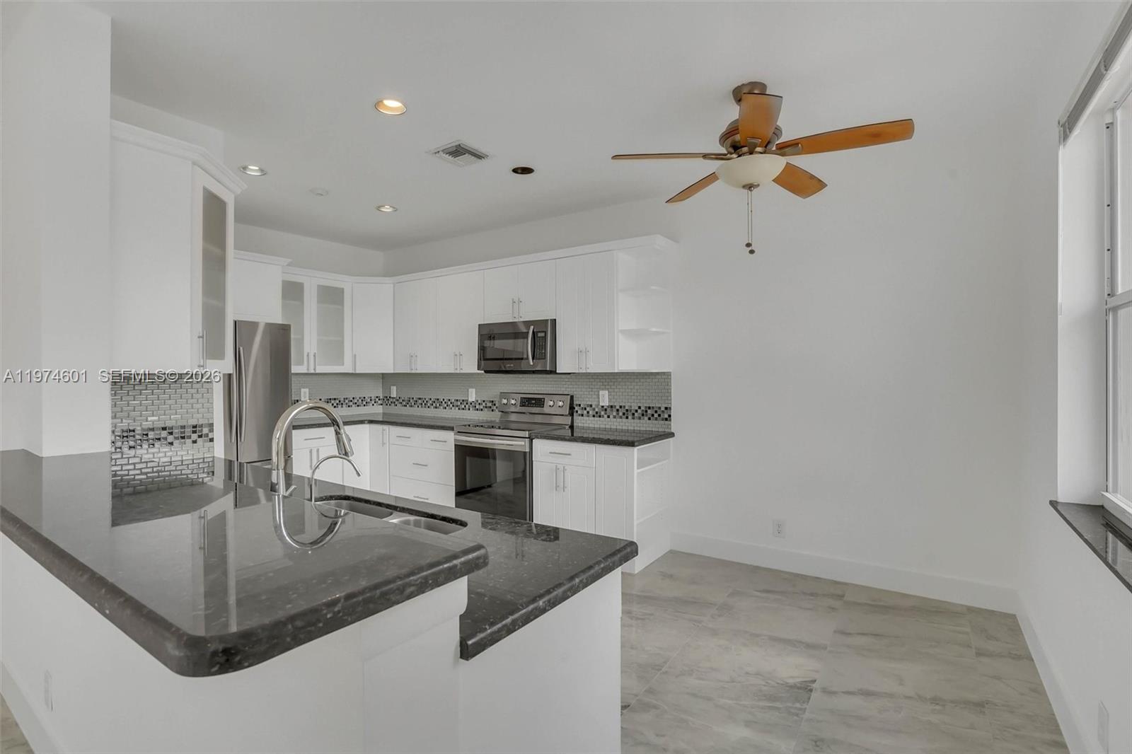 SECTOR 3 - PARCELS H I J - Residential Lease