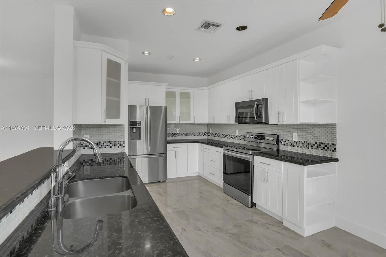 SECTOR 3 - PARCELS H I J - Residential Lease