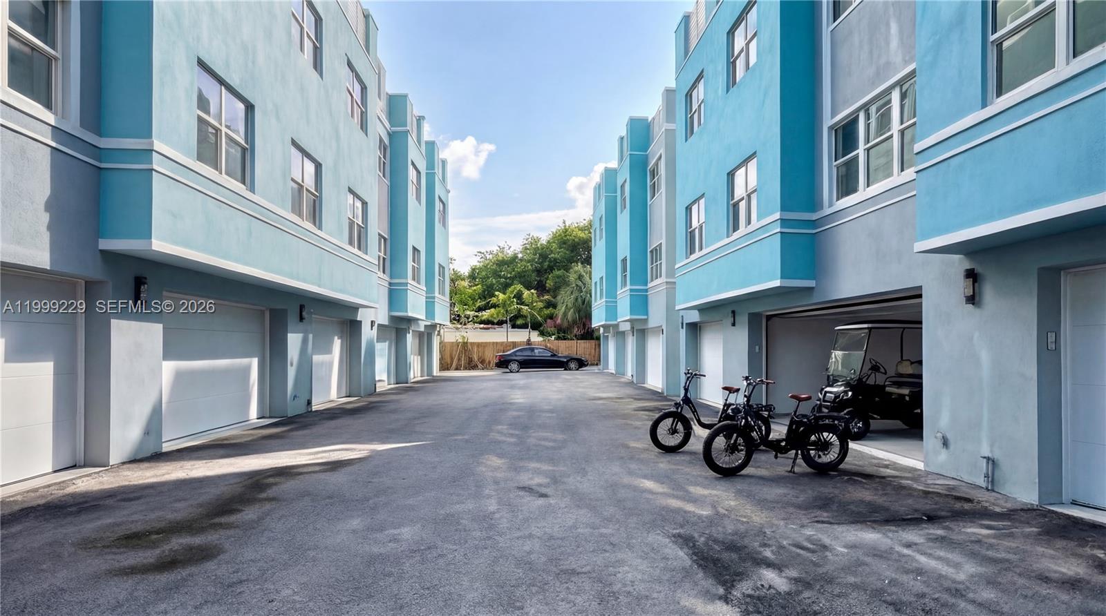EVERGLADE LAND SALES CO - Residential Lease