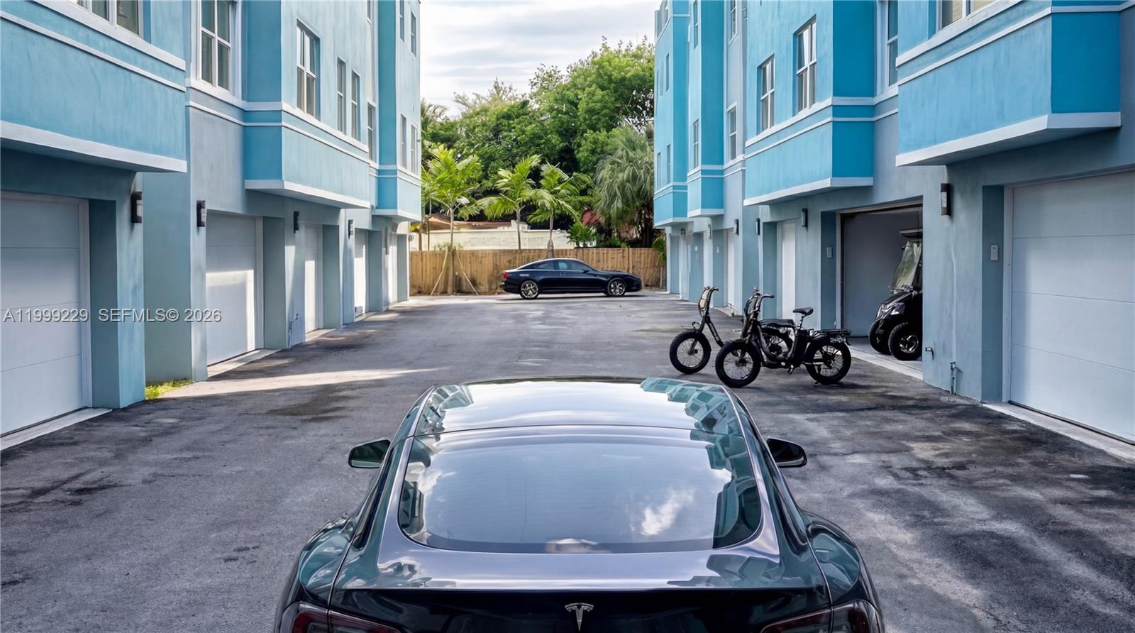 EVERGLADE LAND SALES CO - Residential Lease