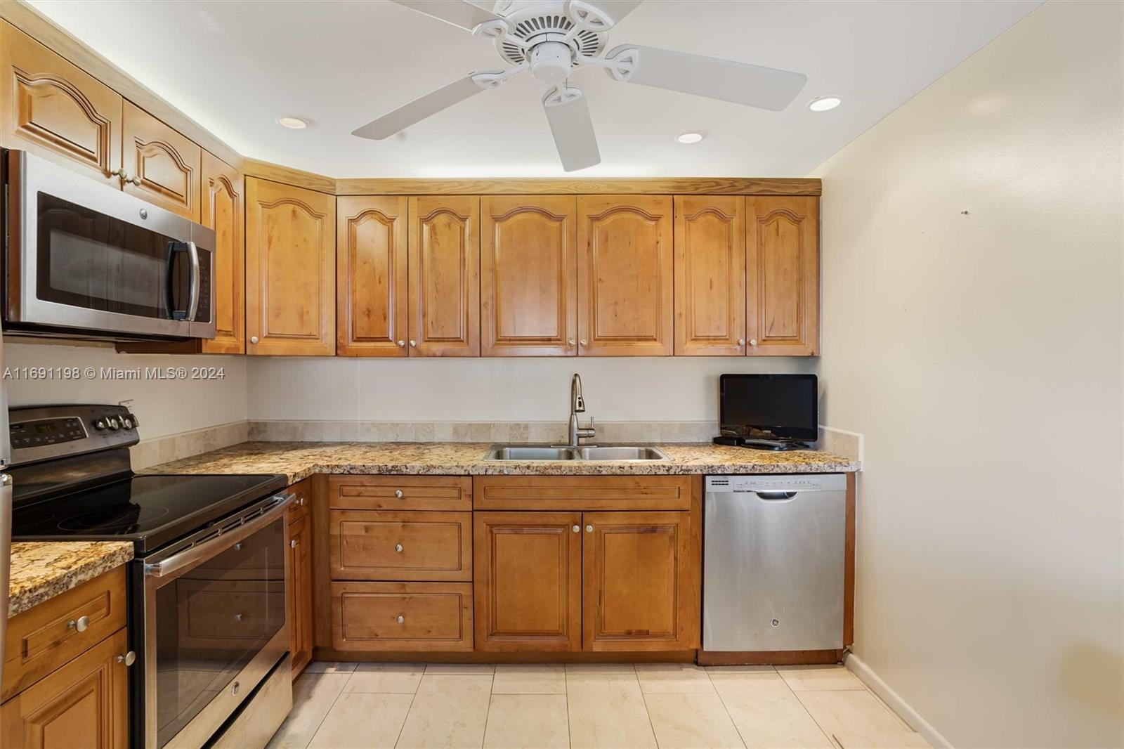 LINCOLN AT CENTURY VILLAG - Residential