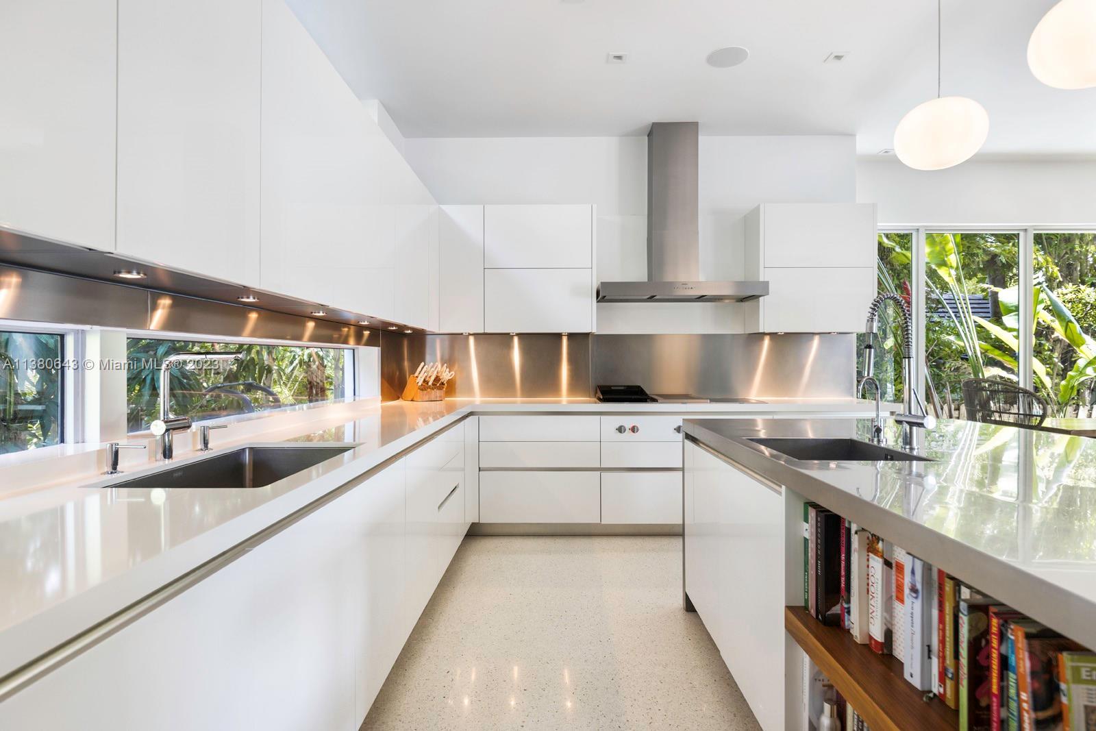 TROPICAL ISLE HOMES SUB 4 - Residential