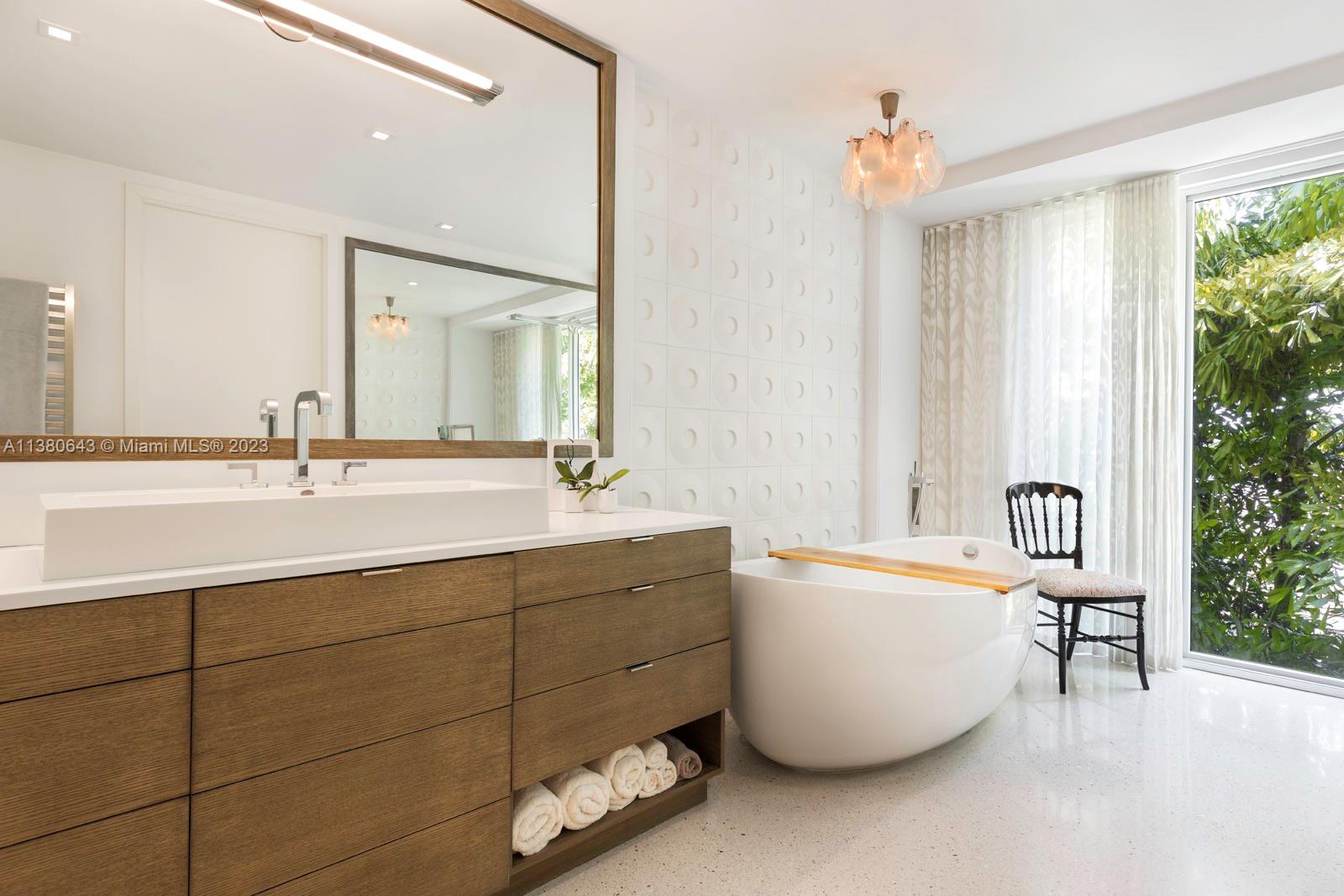 TROPICAL ISLE HOMES SUB 4 - Residential