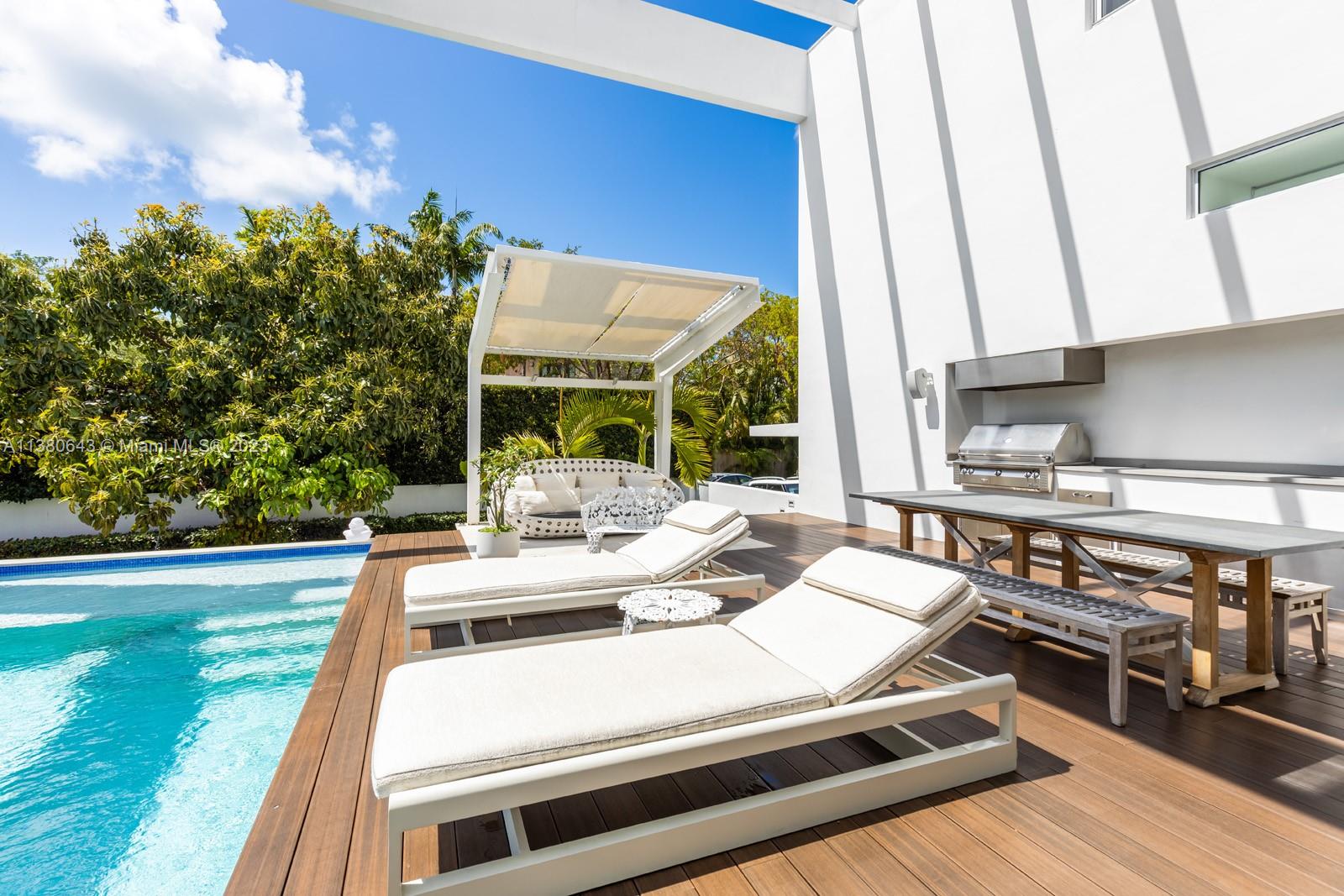 TROPICAL ISLE HOMES SUB 4 - Residential