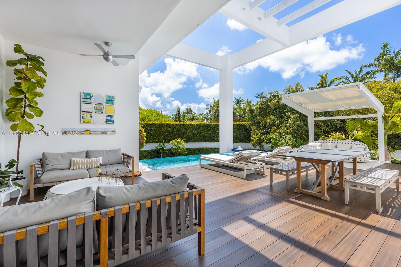 TROPICAL ISLE HOMES SUB 4 - Residential