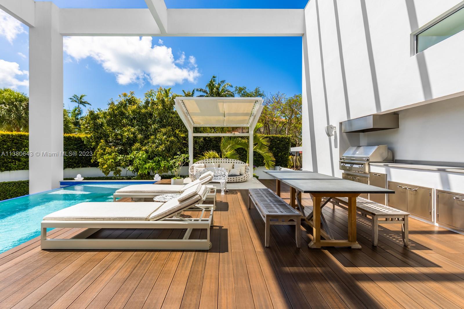 TROPICAL ISLE HOMES SUB 4 - Residential