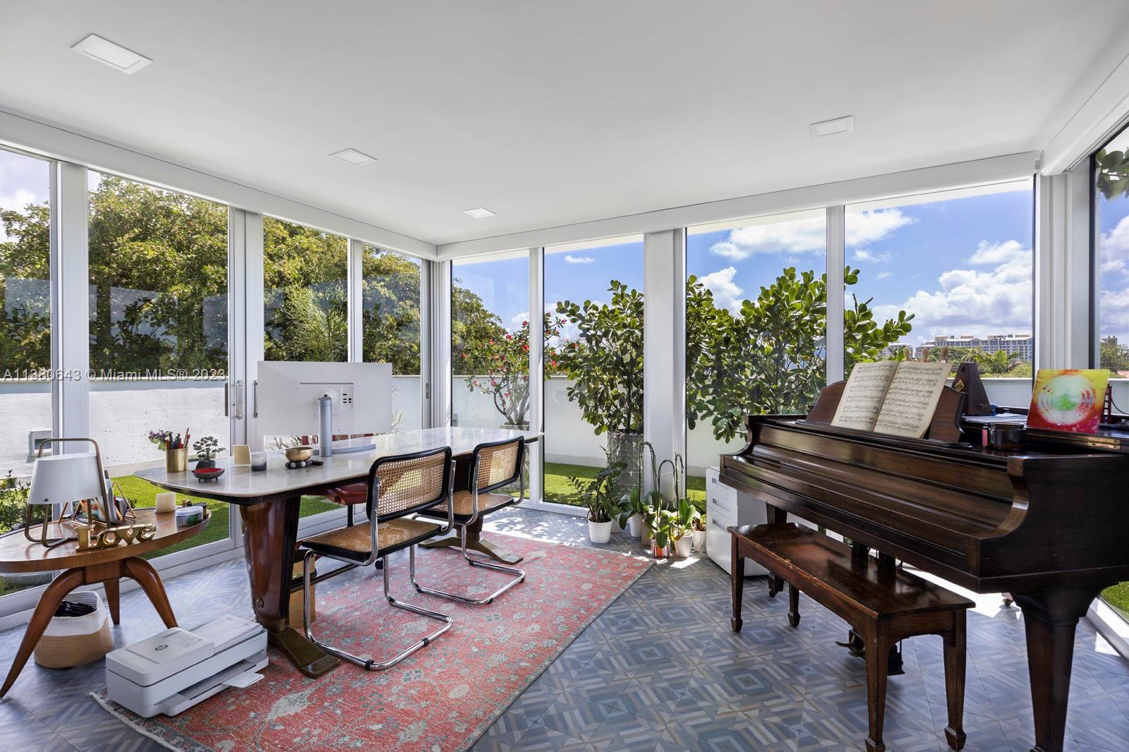 TROPICAL ISLE HOMES SUB 4 - Residential