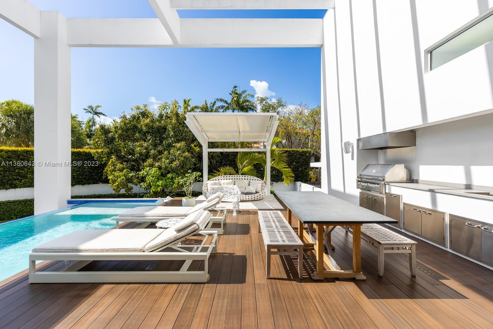 TROPICAL ISLE HOMES SUB 4 - Residential