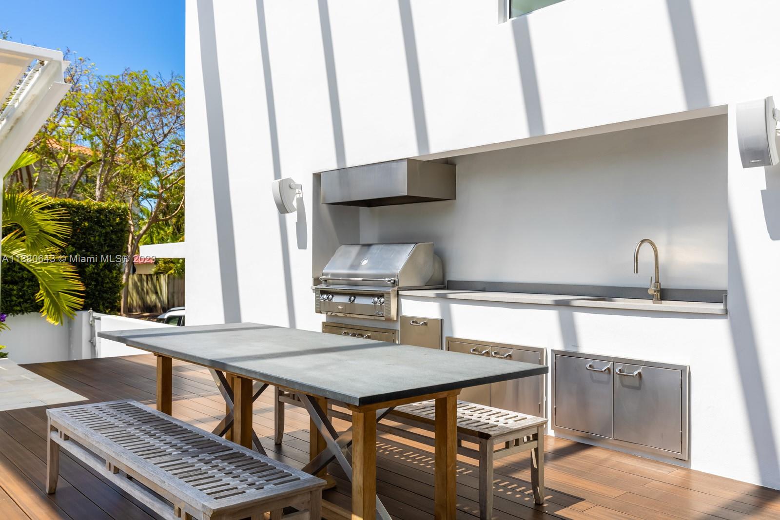 TROPICAL ISLE HOMES SUB 4 - Residential