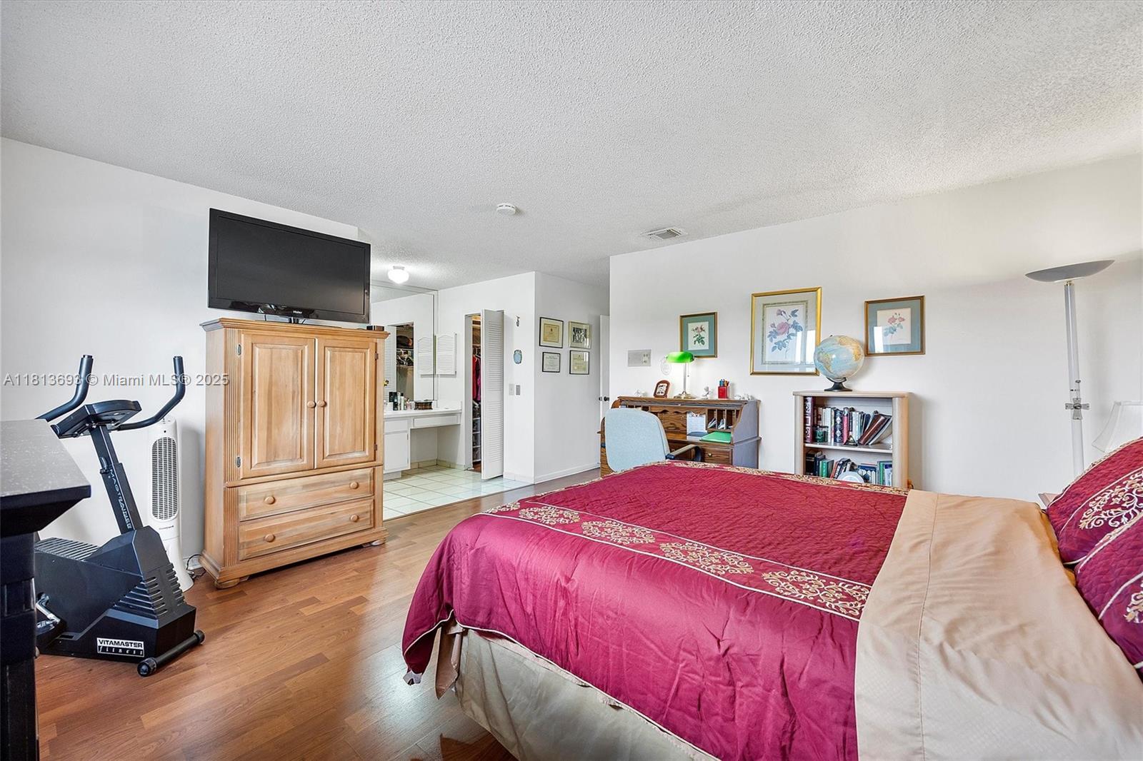 TAMIAMI LAKES TOWNHOUSES - Residential