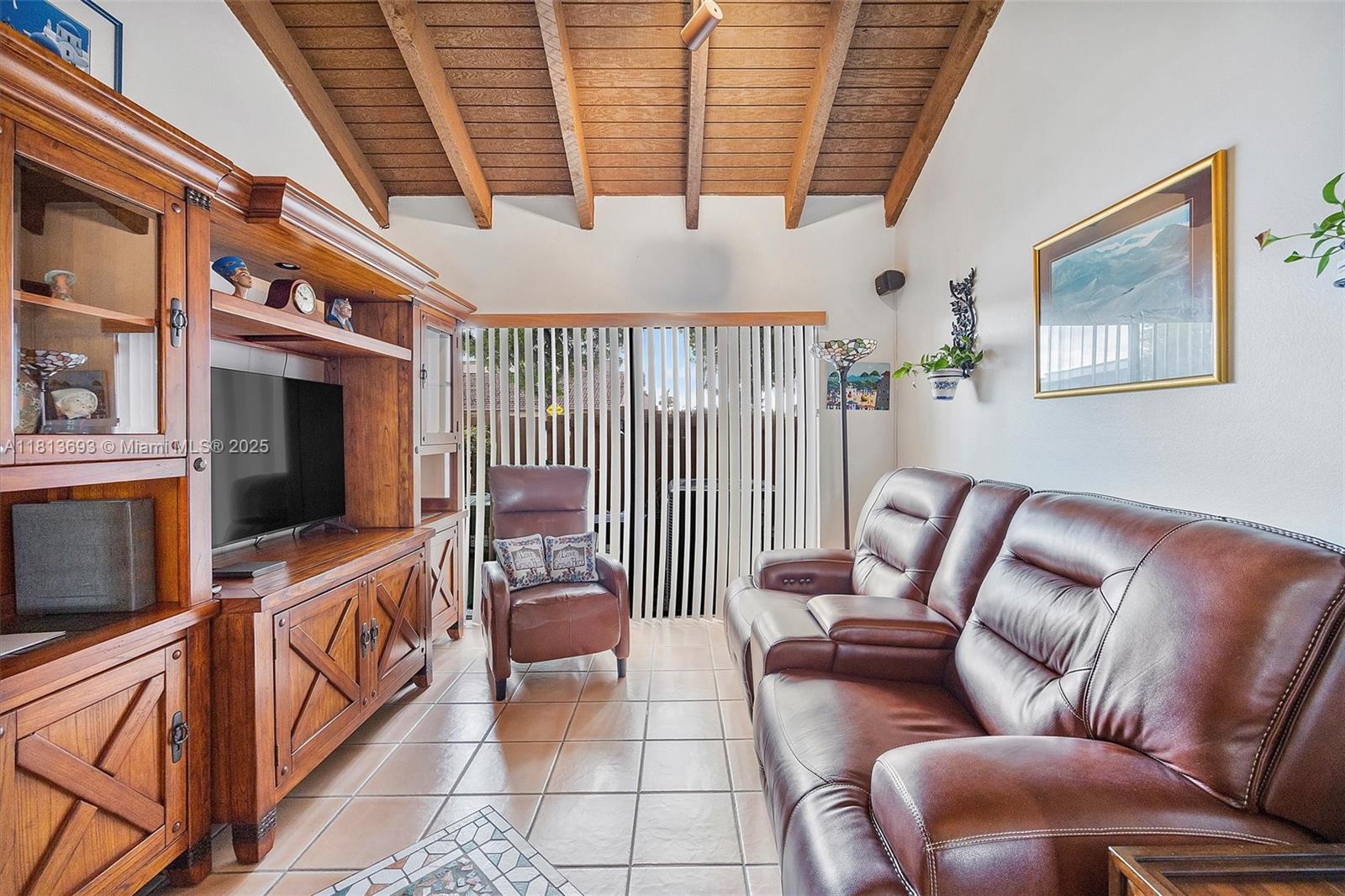 TAMIAMI LAKES TOWNHOUSES - Residential