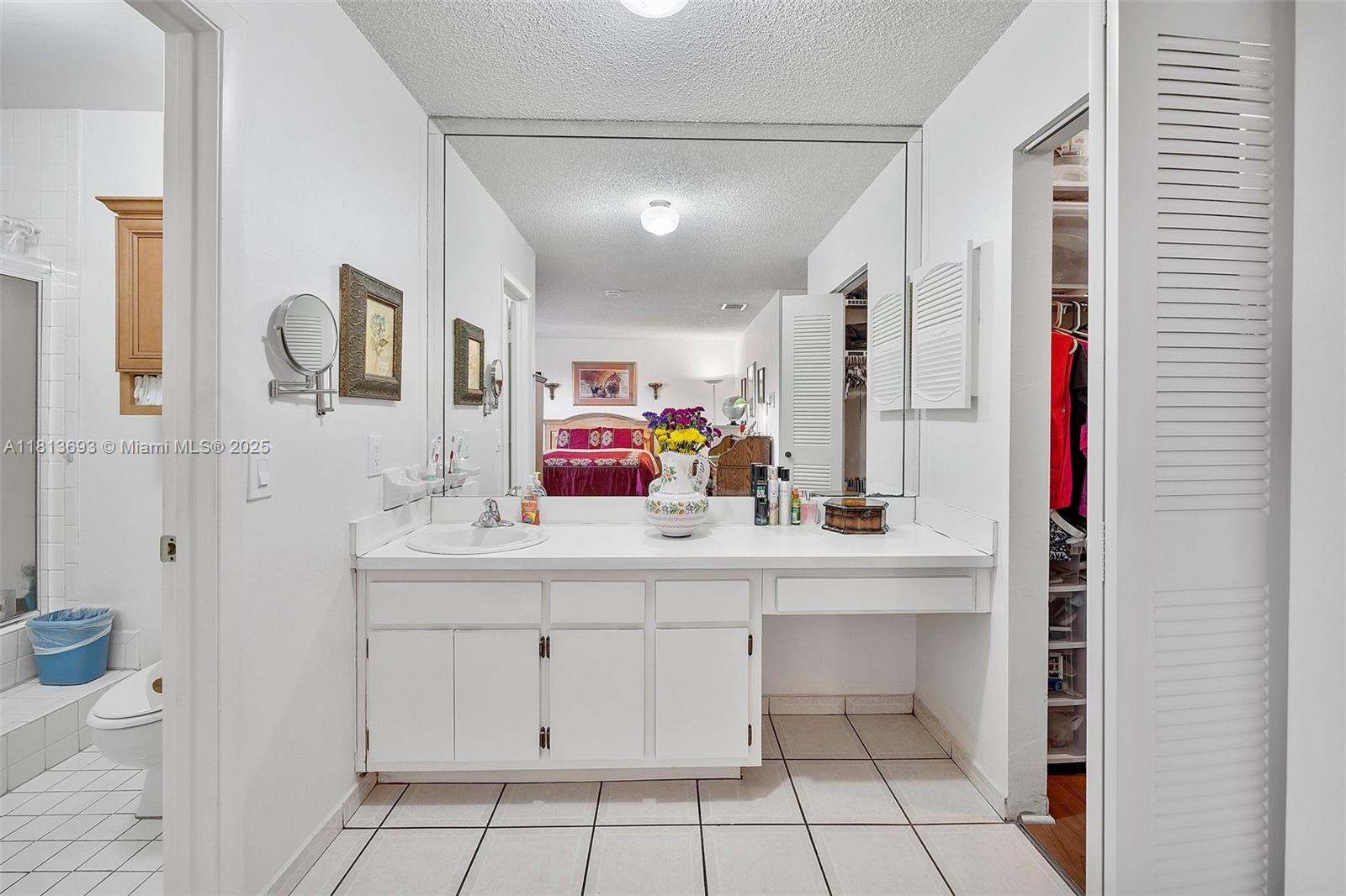 TAMIAMI LAKES TOWNHOUSES - Residential