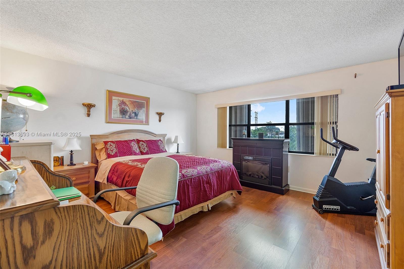 TAMIAMI LAKES TOWNHOUSES - Residential