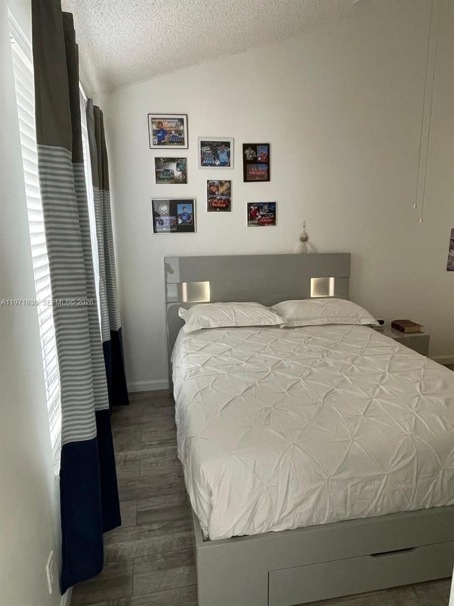 CYPRESS GLEN TOWNHOMES CO - Residential