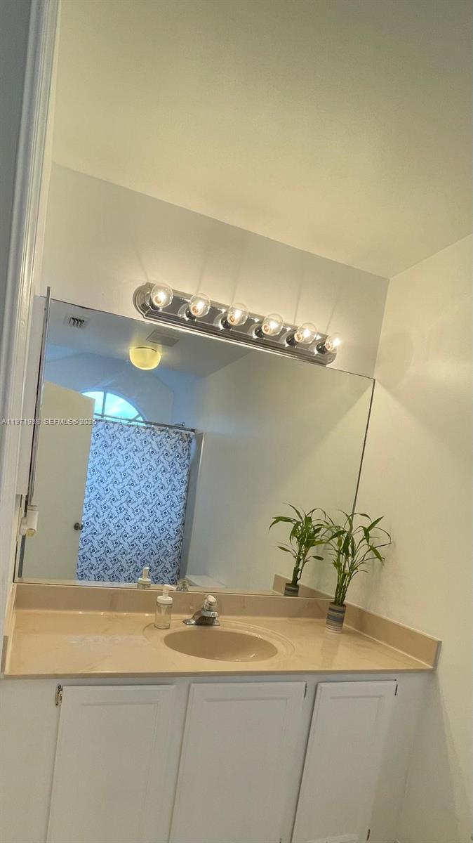 CYPRESS GLEN TOWNHOMES CO - Residential