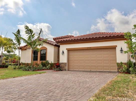 KINGMAN COMMONS - Residential Lease