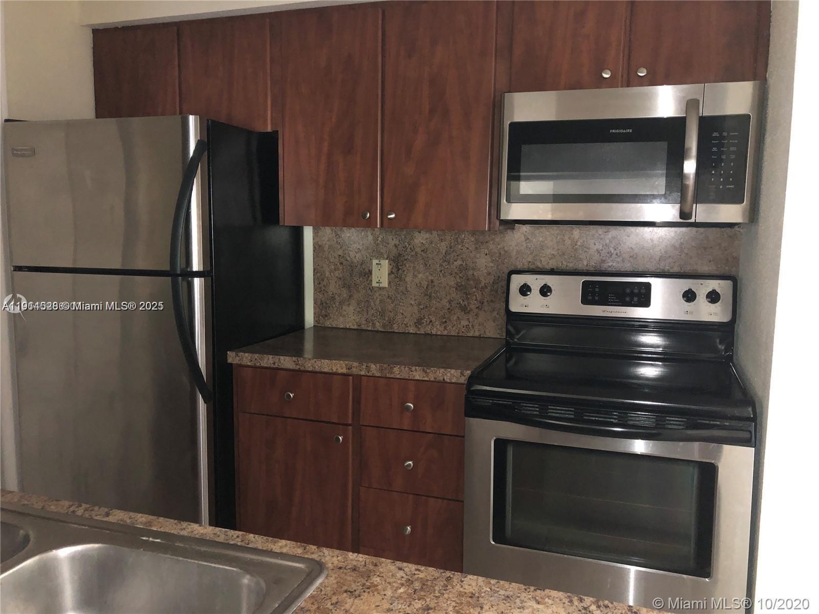 SAVANNAH AT RIVERSIDE - Residential