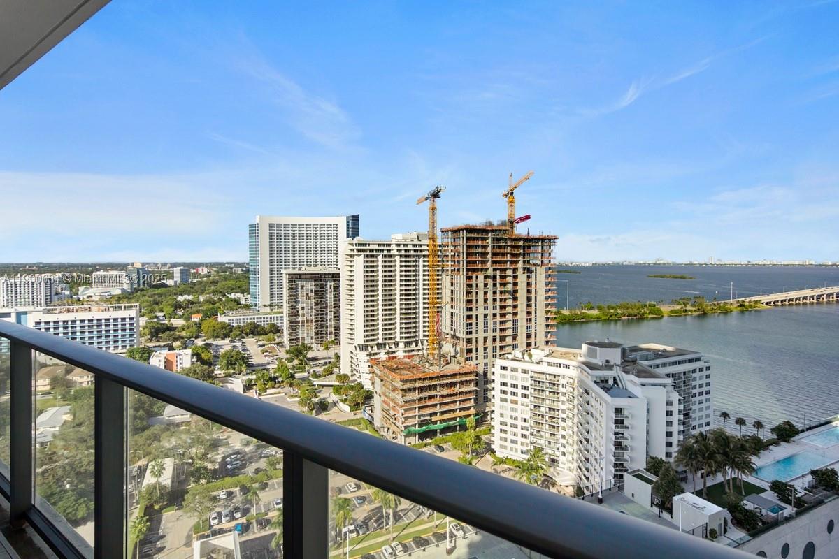 PARAISO BAYVIEWS CONDO - Residential