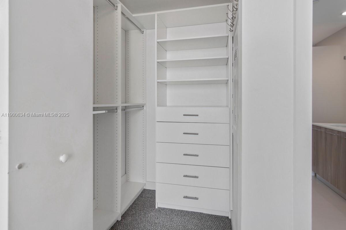 PARAISO BAYVIEWS CONDO - Residential