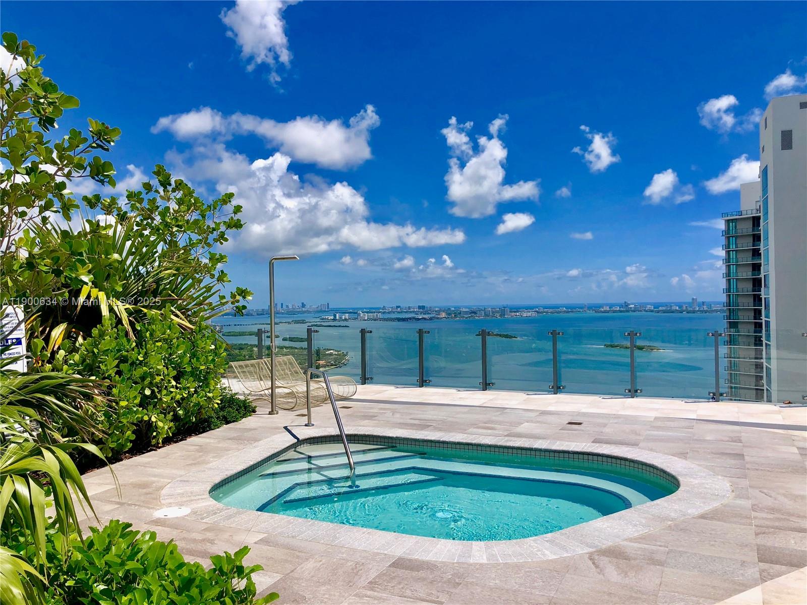 PARAISO BAYVIEWS CONDO - Residential