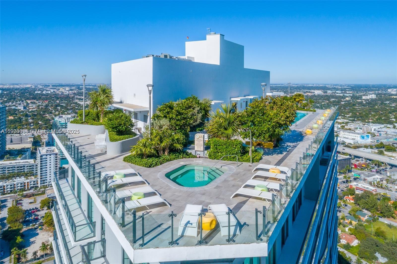 PARAISO BAYVIEWS CONDO - Residential