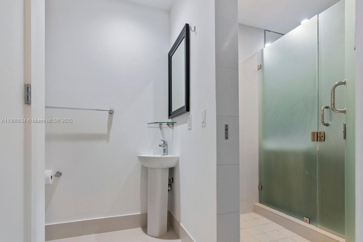 PARAISO BAYVIEWS CONDO - Residential