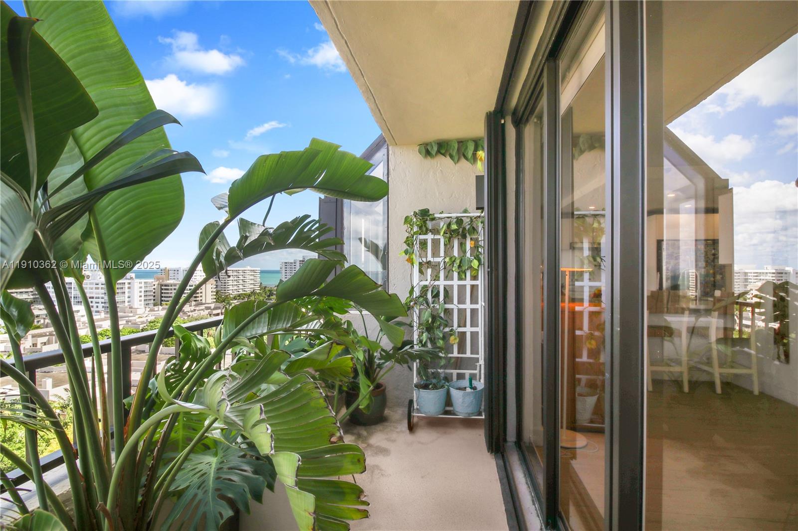 THE EMERALDBAY @ KEY COLO - Residential