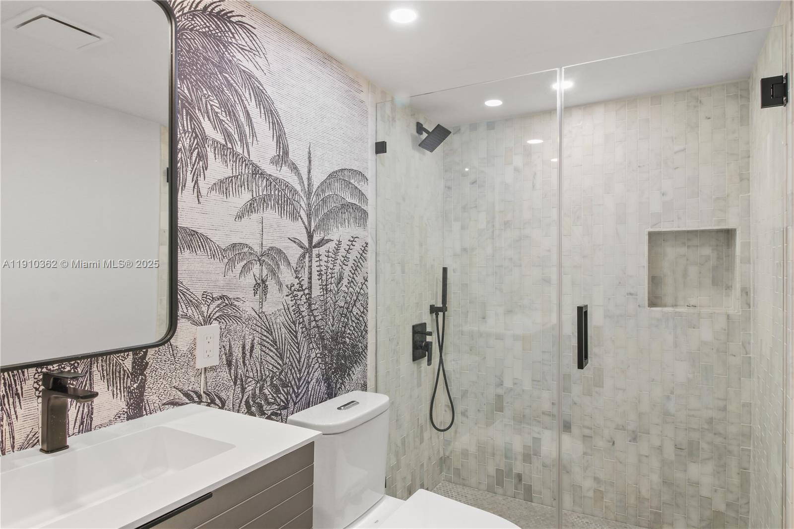 THE EMERALDBAY @ KEY COLO - Residential