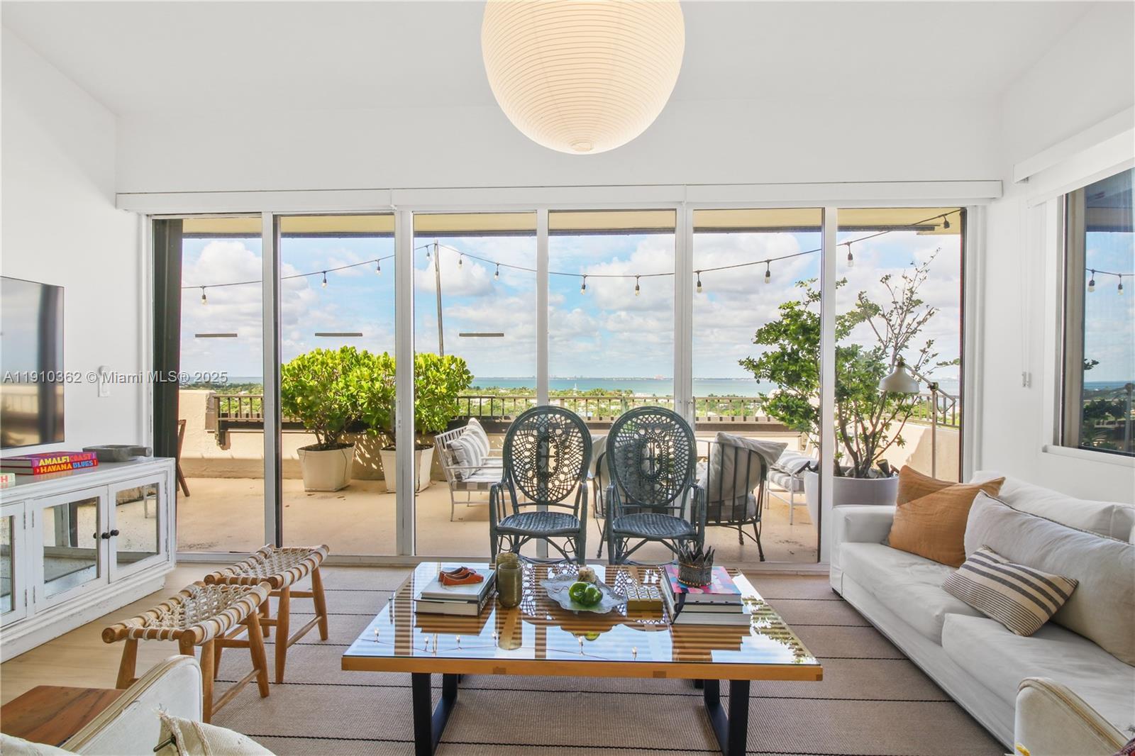 THE EMERALDBAY @ KEY COLO - Residential