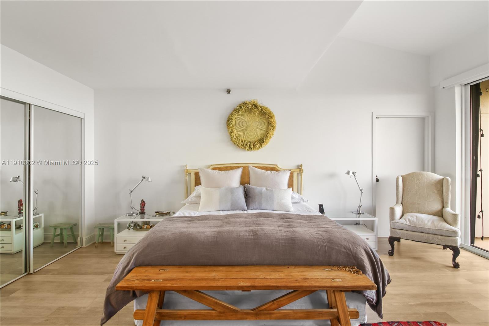 THE EMERALDBAY @ KEY COLO - Residential