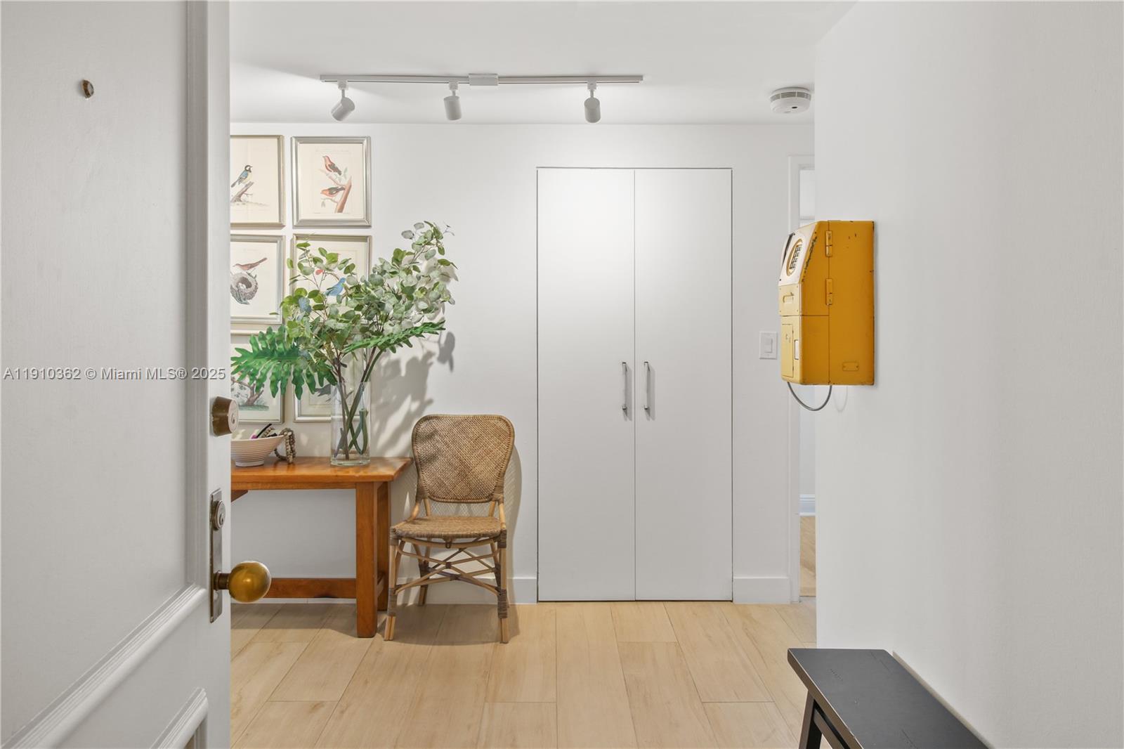 THE EMERALDBAY @ KEY COLO - Residential