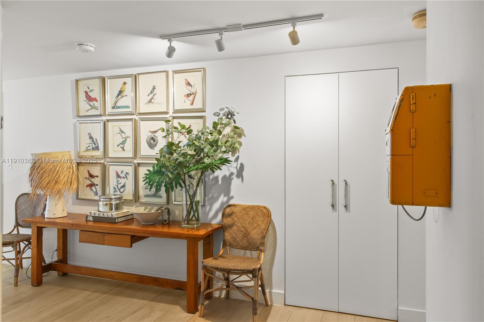 THE EMERALDBAY @ KEY COLO - Residential