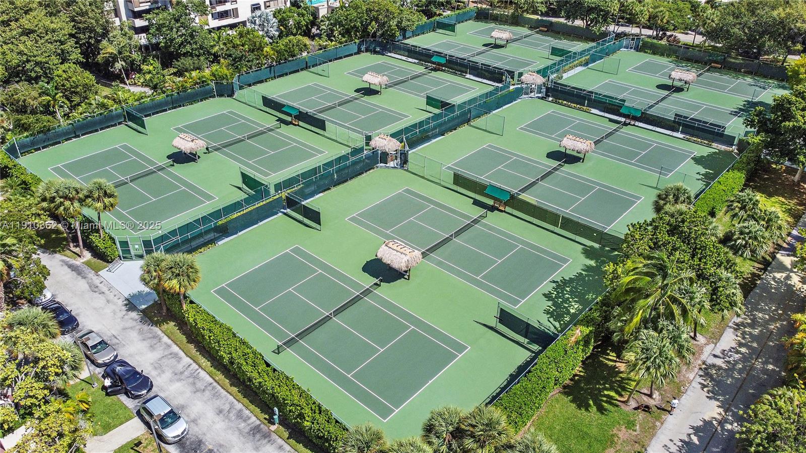 THE EMERALDBAY @ KEY COLO - Residential