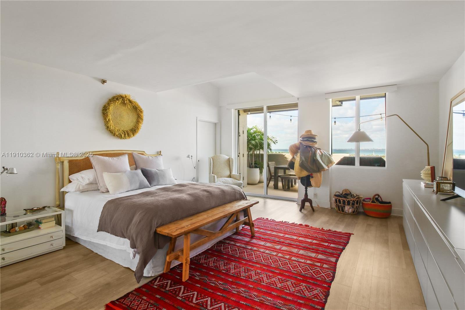 THE EMERALDBAY @ KEY COLO - Residential