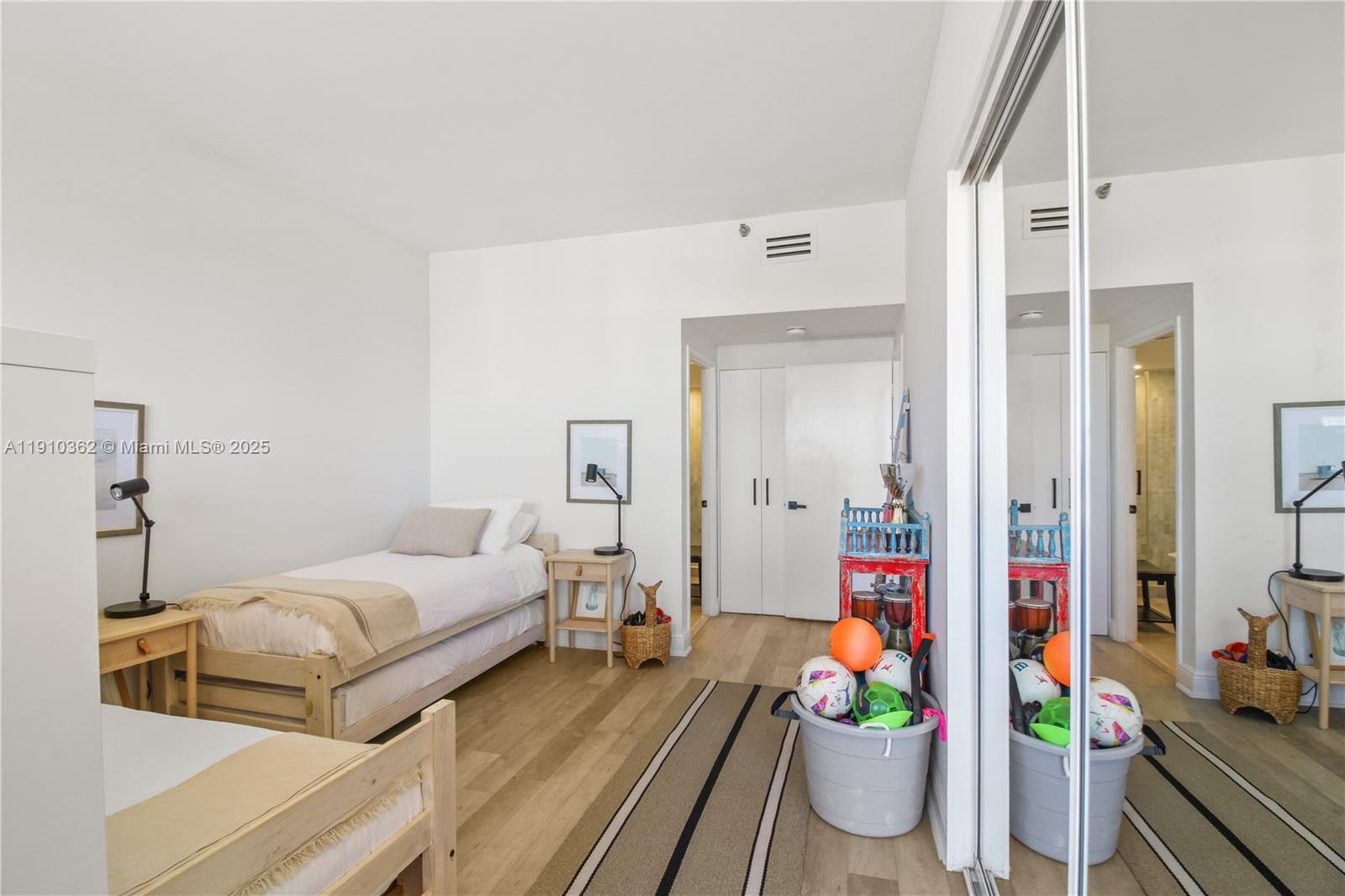 THE EMERALDBAY @ KEY COLO - Residential