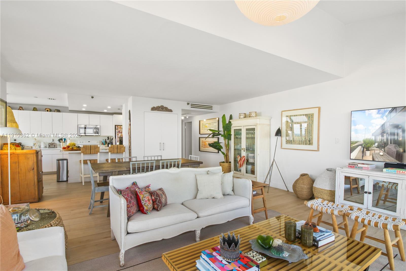 THE EMERALDBAY @ KEY COLO - Residential