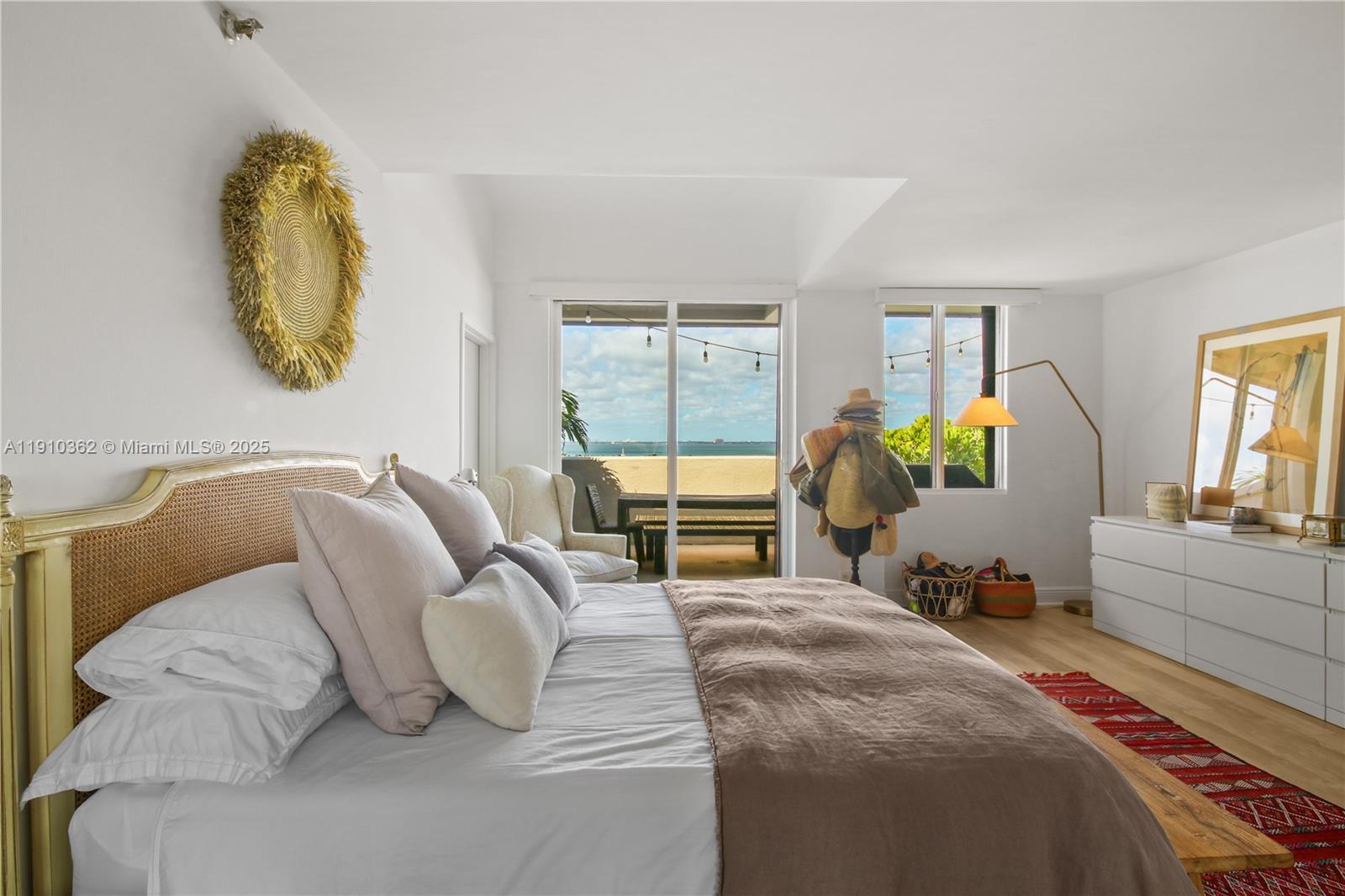 THE EMERALDBAY @ KEY COLO - Residential