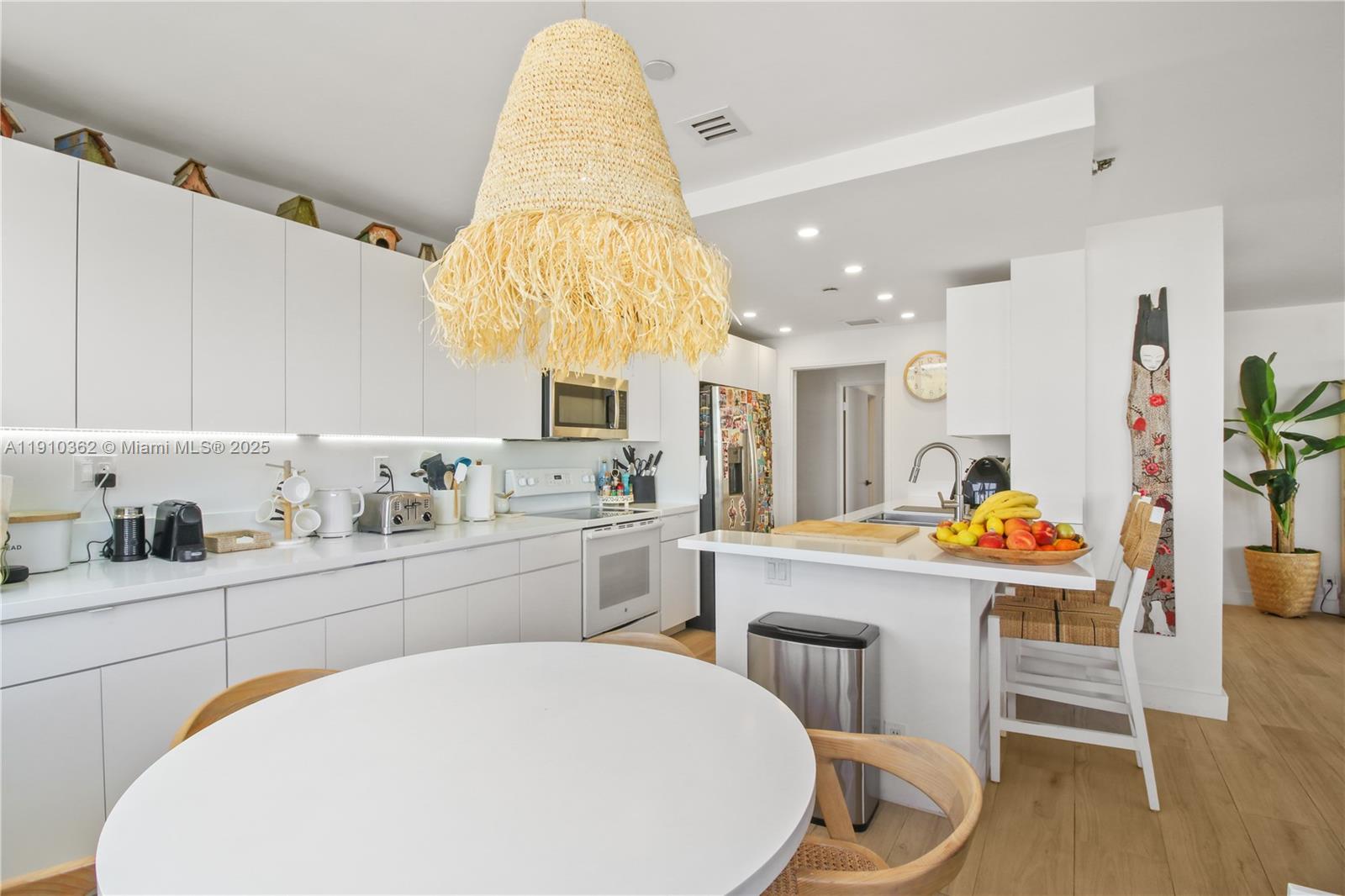 THE EMERALDBAY @ KEY COLO - Residential