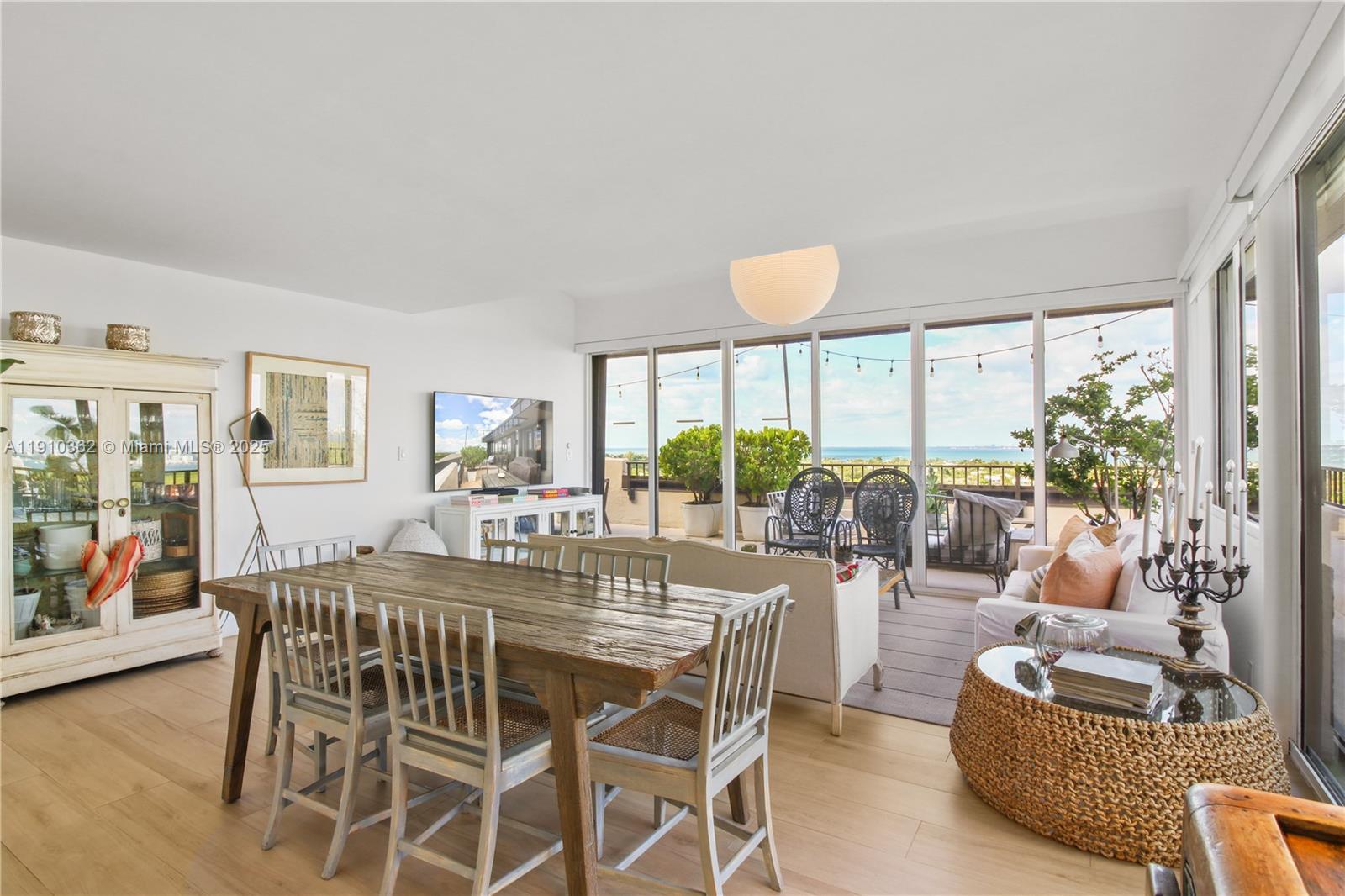 THE EMERALDBAY @ KEY COLO - Residential