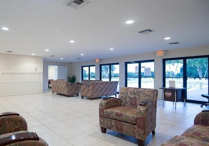 4156 Inverrary Dr 204