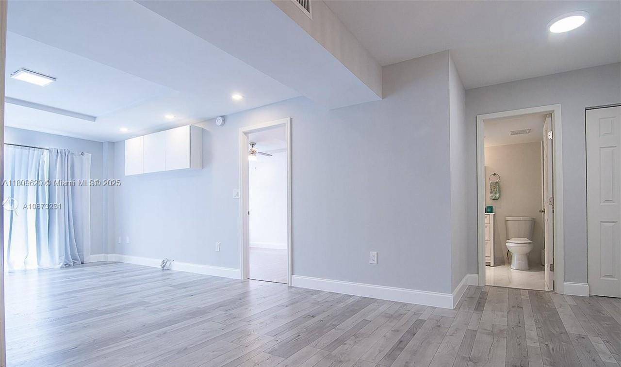 4156 Inverrary Dr 204