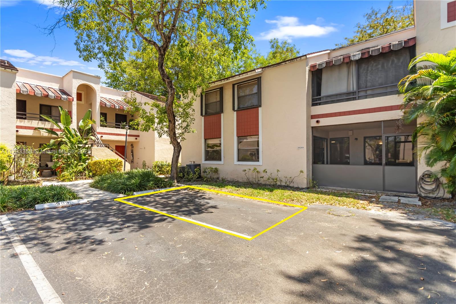 Property for Sale at 20260 Ne 3rd Ct 3, Miami, Broward County, Florida - Bedrooms: 2 
Bathrooms: 2  - $235,000
