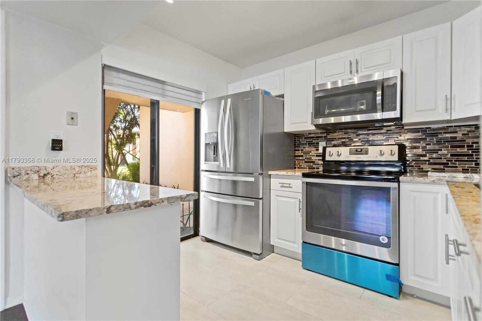 QUATRAINE CONDO IV - Residential