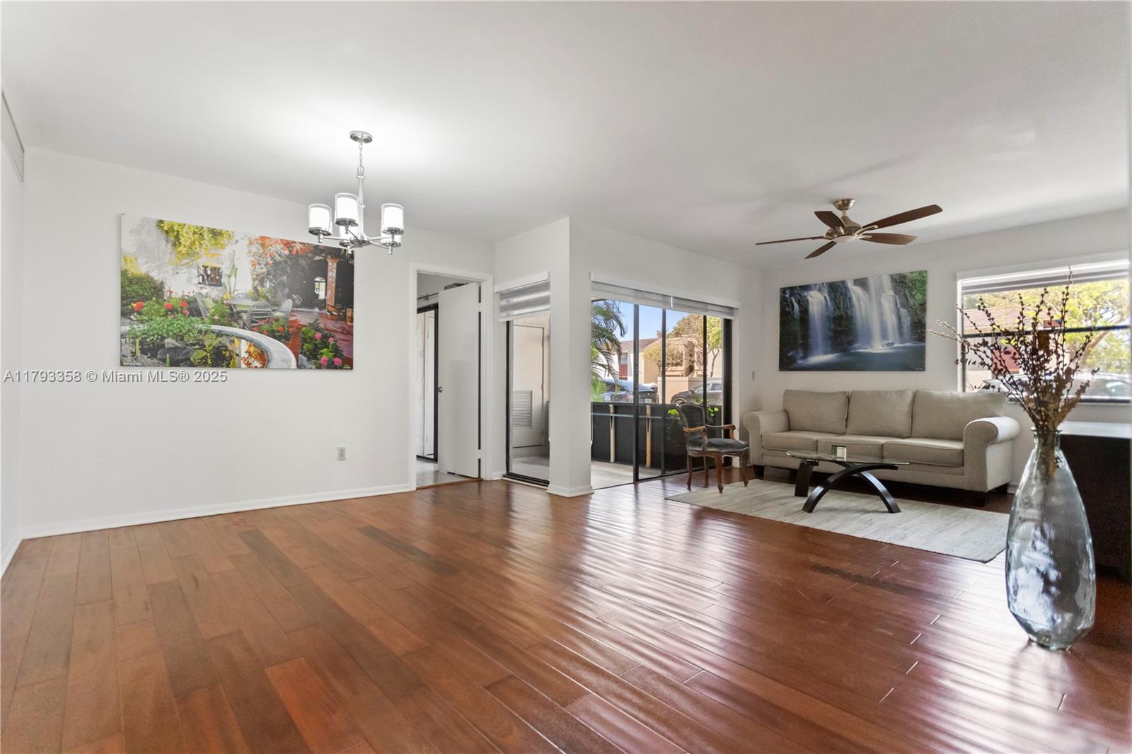 QUATRAINE CONDO IV - Residential